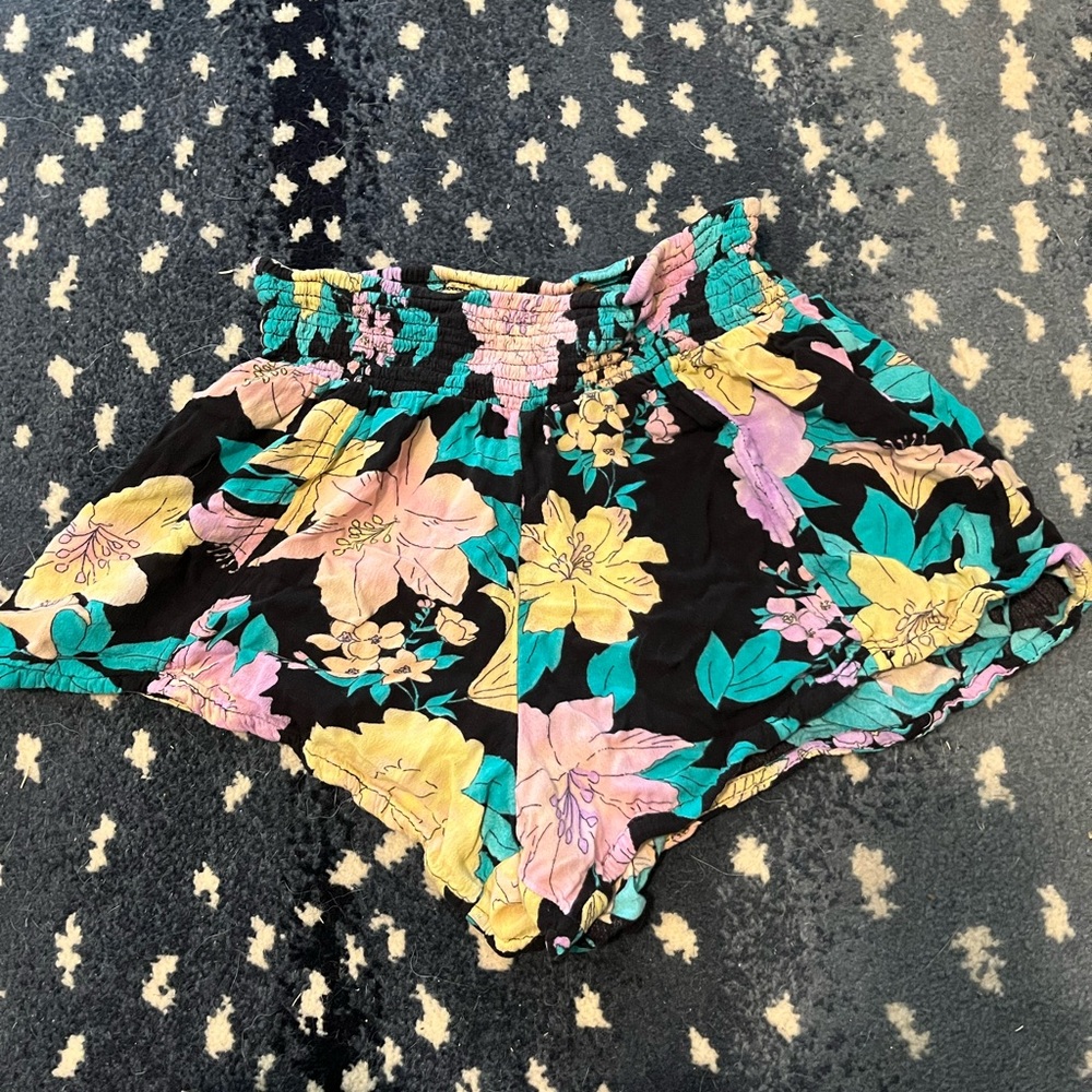 Floral pull on shorts
